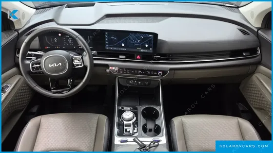 KIA CARNIVAL GASOLINE 9-SEATER NOBLESSE