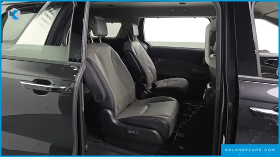 KIA CARNIVAL GASOLINE 9-SEATER NOBLESSE