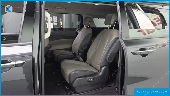 KIA CARNIVAL GASOLINE 9-SEATER NOBLESSE