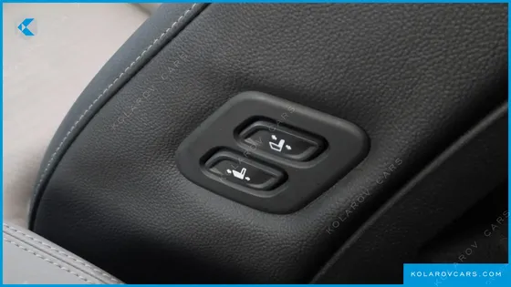 KIA CARNIVAL GASOLINE 9-SEATER NOBLESSE