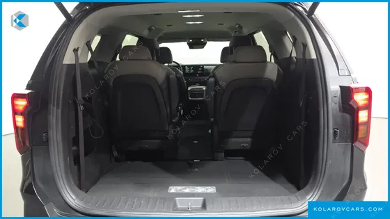 KIA CARNIVAL GASOLINE 9-SEATER NOBLESSE