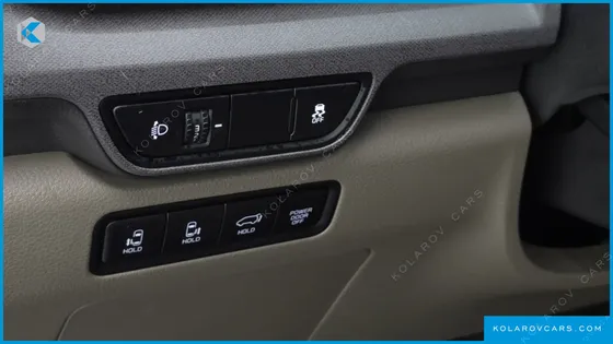 KIA CARNIVAL GASOLINE 9-SEATER NOBLESSE