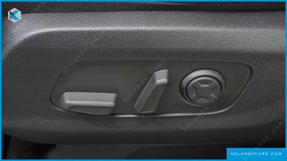 KIA CARNIVAL GASOLINE 9-SEATER NOBLESSE
