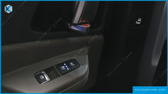 KIA CARNIVAL GASOLINE 9-SEATER NOBLESSE