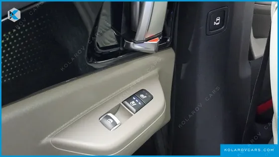 KIA CARNIVAL DIESEL 7-SEATER GRAVITY