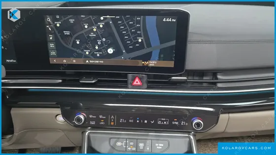 KIA CARNIVAL DIESEL 9-SEATER GRAVITY