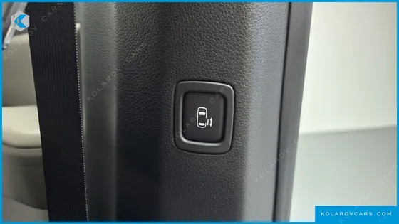 KIA CARNIVAL DIESEL 9-SEATER NOBLESSE