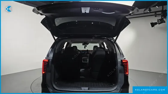 KIA CARNIVAL DIESEL 9-SEATER NOBLESSE