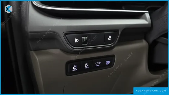 KIA CARNIVAL DIESEL 9-SEATER NOBLESSE