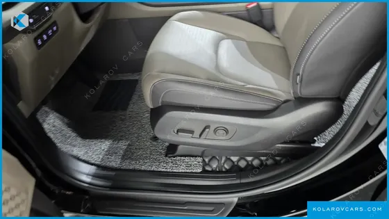 KIA CARNIVAL DIESEL 9-SEATER NOBLESSE