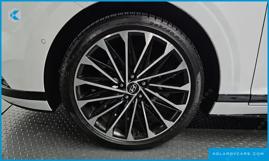 HYUNDAI GRANDEUR CALLIGRAPHY
