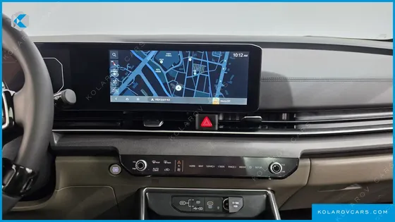 KIA CARNIVAL GASOLINE 7-SEATER NOBLESSE