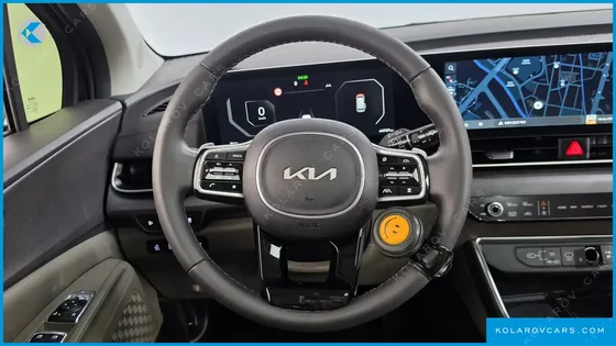 KIA CARNIVAL GASOLINE 7-SEATER NOBLESSE