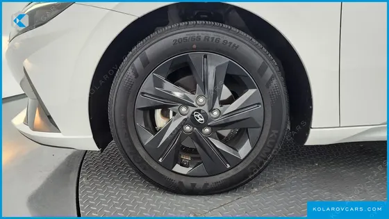 HYUNDAI ELANTRA (AVANTE) 1.6