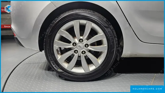 KIA CARENS 2.0 LPI PRESTIGE