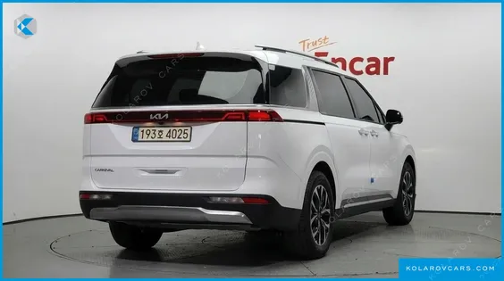 KIA CARNIVAL DIESEL 9-SEATER NOBLESSE