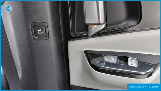 KIA CARNIVAL DIESEL 9-SEATER NOBLESSE
