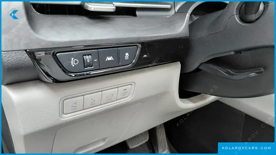 KIA CARNIVAL DIESEL 9-SEATER NOBLESSE