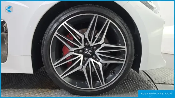 KIA STINGER 2.5 AWD MASTERS