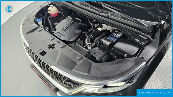 KIA CARNIVAL GASOLINE 9-SEATER SIGNATURE
