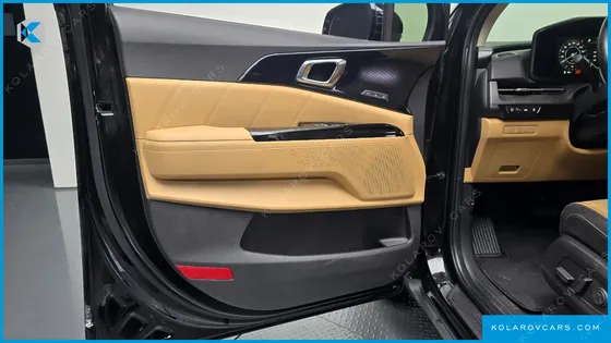 KIA CARNIVAL GASOLINE 9-SEATER SIGNATURE