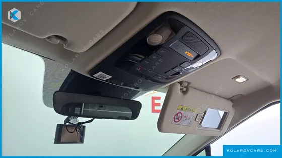 KIA CARNIVAL GASOLINE 9-SEATER SIGNATURE