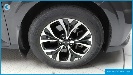KIA CARNIVAL DIESEL 9-SEATER PRESTIGE