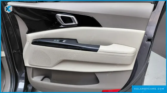 KIA CARNIVAL DIESEL 9-SEATER PRESTIGE