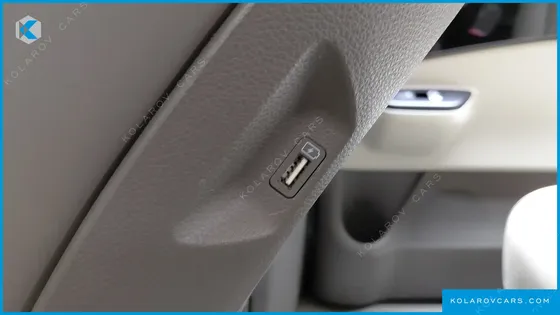 KIA CARNIVAL DIESEL 9-SEATER PRESTIGE