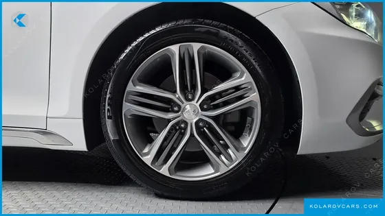 HYUNDAI GRANDEUR 2.4 PREMIUM