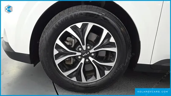 KIA CARNIVAL DIESEL 9-SEATER PRESTIGE