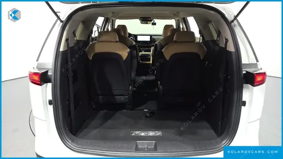 KIA CARNIVAL DIESEL 9-SEATER PRESTIGE