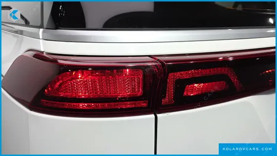 KIA CARNIVAL DIESEL 9-SEATER PRESTIGE