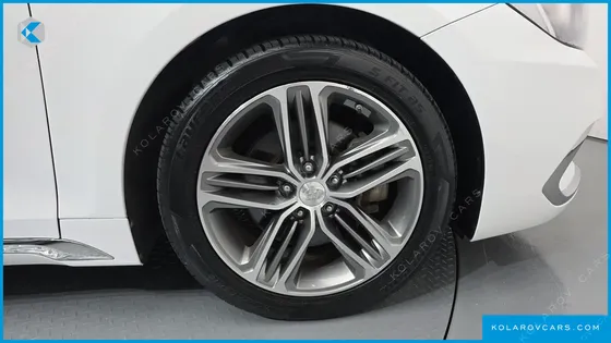 HYUNDAI GRANDEUR 3.0 LPI MODERN (RENTAL CAR)