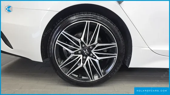 KIA STINGER 2.5 PLATINUM