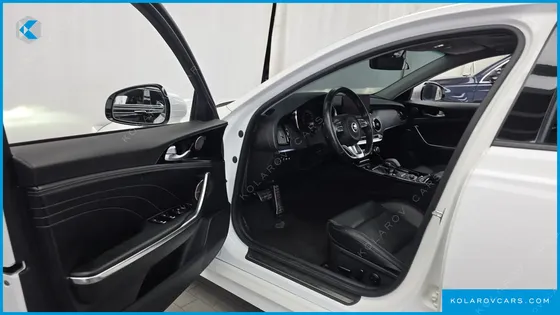 KIA STINGER 2.5 PLATINUM