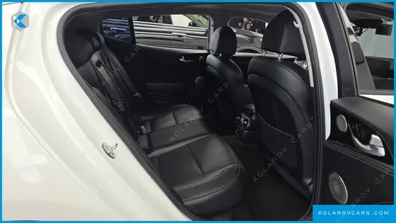KIA STINGER 2.5 PLATINUM