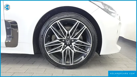 KIA STINGER 2.5 PLATINUM