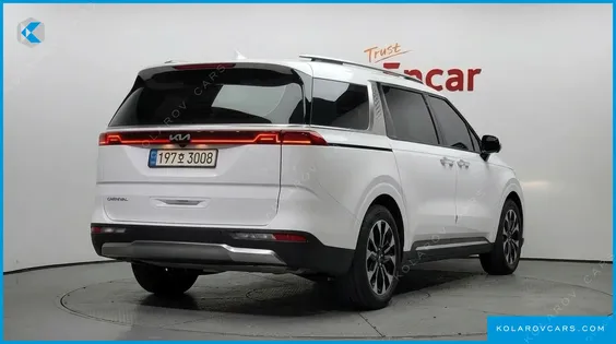 KIA CARNIVAL GASOLINE 9-SEATER NOBLESSE