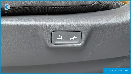 KIA CARNIVAL GASOLINE 9-SEATER NOBLESSE