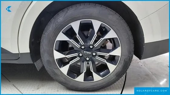 KIA CARNIVAL GASOLINE 9-SEATER NOBLESSE