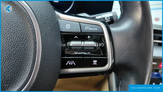 KIA CARNIVAL DIESEL 9-SEATER PRESTIGE