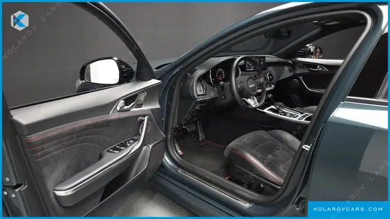 KIA STINGER 2.5 AWD MASTERS ACRO EDITION