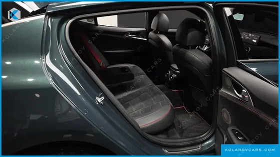 KIA STINGER 2.5 AWD MASTERS ACRO EDITION