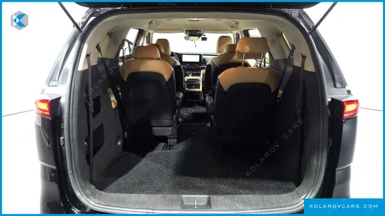 KIA CARNIVAL DIESEL 9-SEATER PRESTIGE