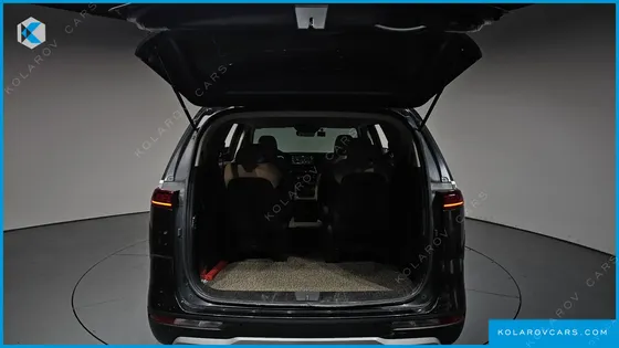 KIA CARNIVAL DIESEL 9-SEATER PRESTIGE