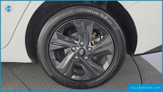 HYUNDAI ELANTRA (AVANTE) 1.6