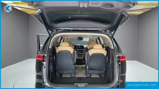 KIA CARNIVAL DIESEL 9-SEATER NOBLESSE