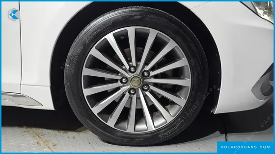 HYUNDAI GRANDEUR 2.4 PREMIUM