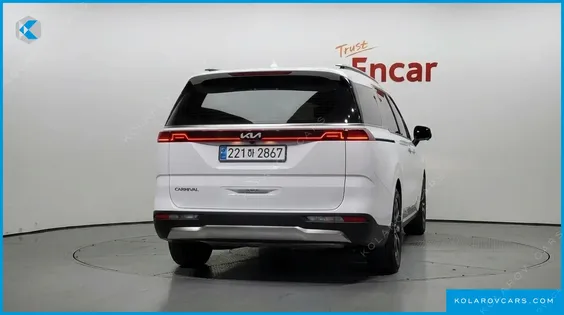 KIA CARNIVAL DIESEL 9-SEATER SIGNATURE